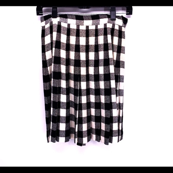 Daily Habit NY Black and cream pleated skirt - Picture 2 of 3